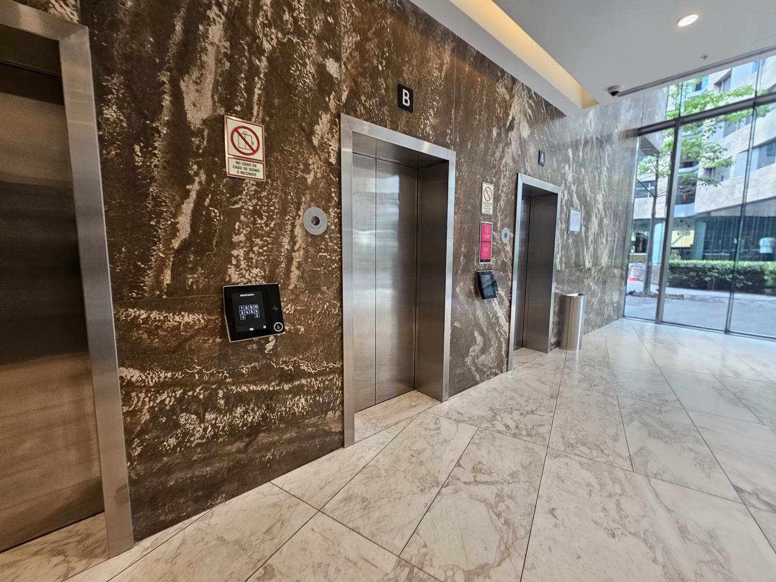 Local en Alquiler en Gris - San Isidro - A una cuadra de la Javier Prado - 1