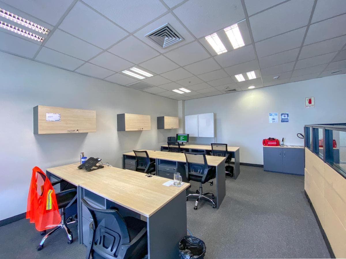 SE VENDE EDIFICIO COMERCIAL EN LA AV SANTA CRUZ - 1