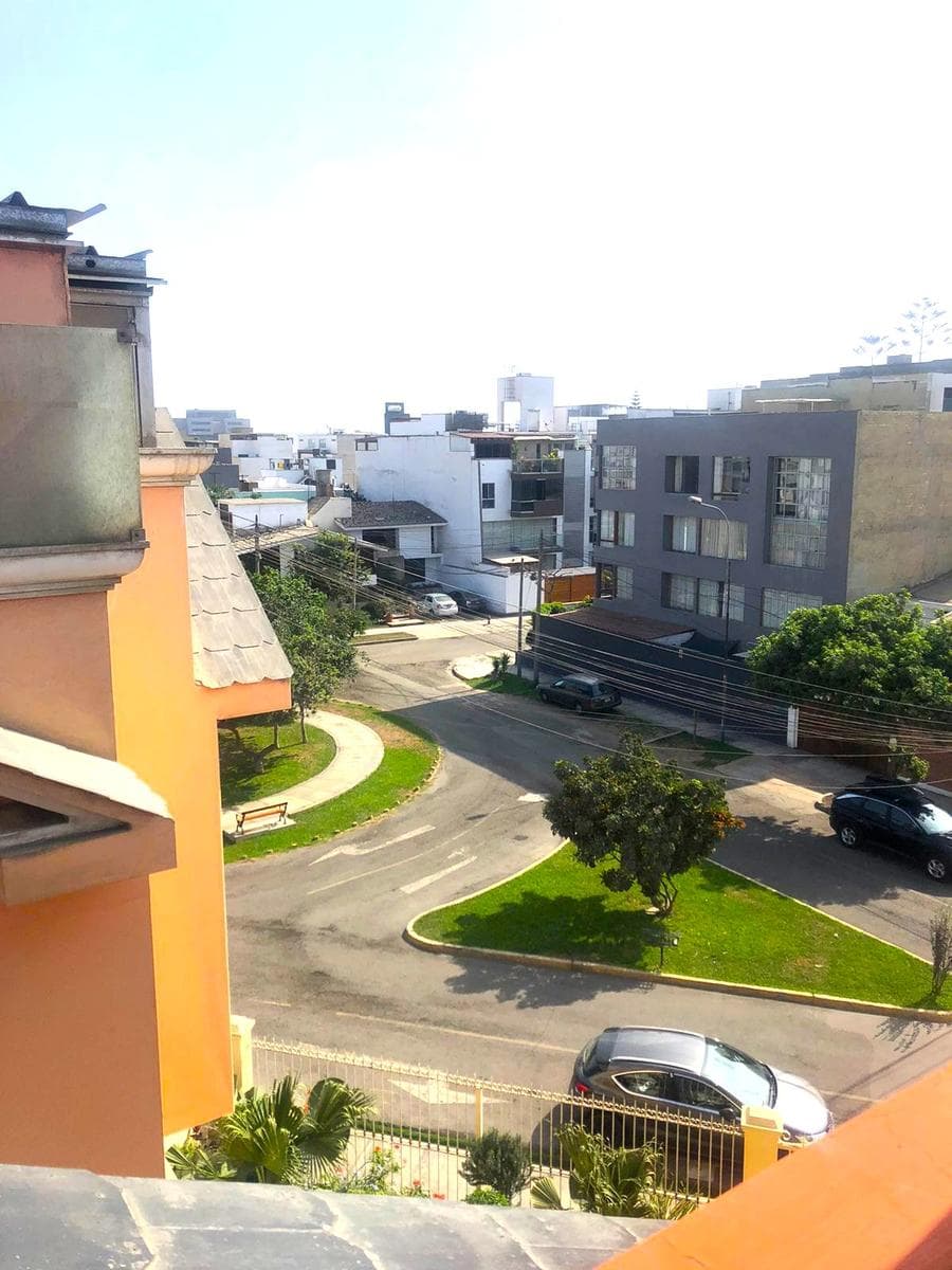 Vive con Estilo en Monterrico Norte, San Borja. Chalet Triplex Independiente con Azotea - 1