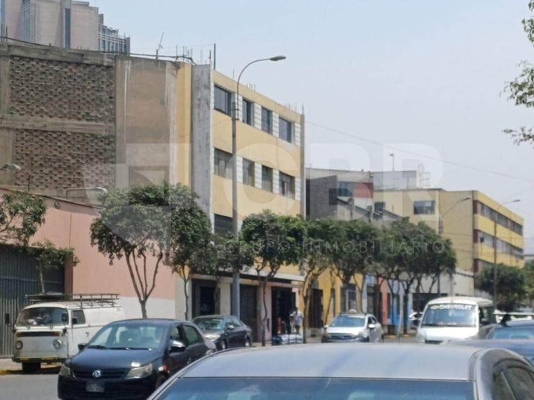 VENTA OFICINA EN CERCADO DE LIMA - 2
