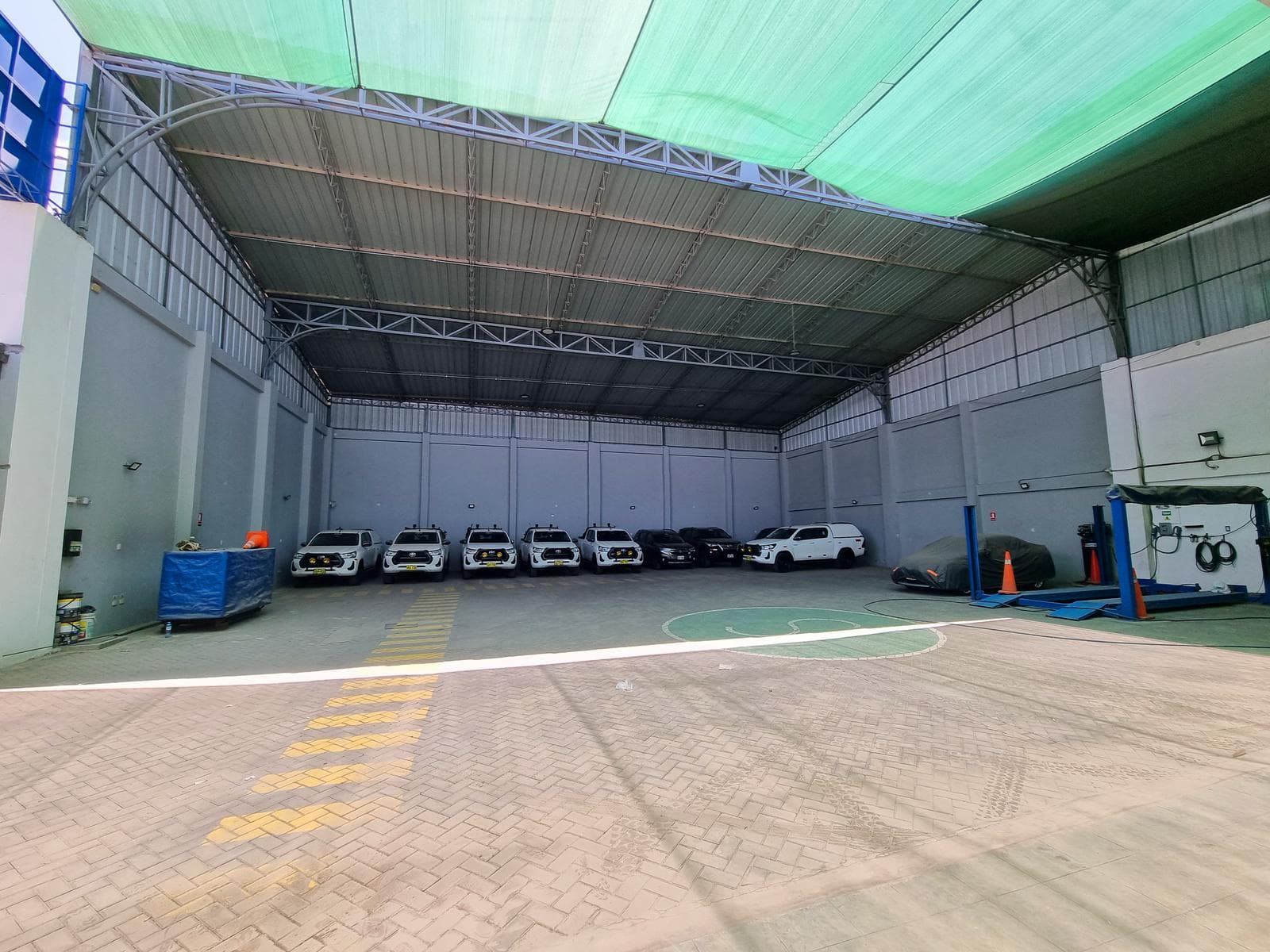 EL ESPACIO PERFECTO PARA TU EMPRESA: LOCAL/ALMACÉN EN ALQUILER A SOLO PASOS DE LA AV. EVITAMIENTO - 1