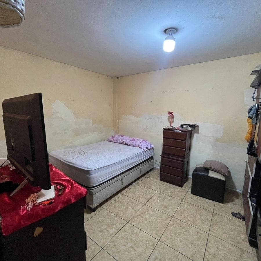 Casa En Venta Al Costado Del Terminal Pesquero - 2