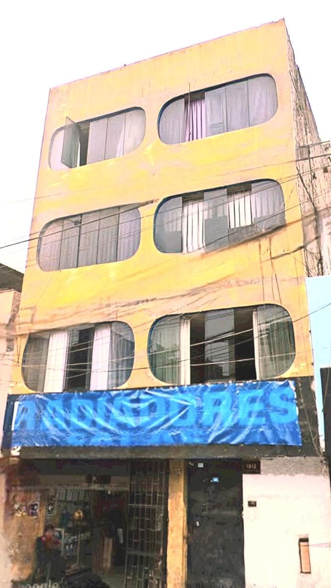 SE VENDE LOCAL COMERCIAL LA VICTORIA - 1