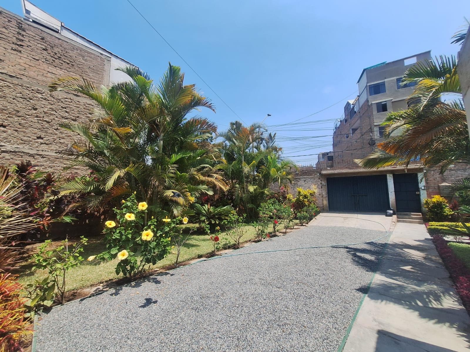 Casa como terreno en Santiago de Surco - 1