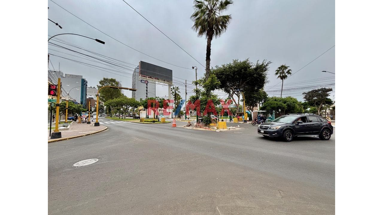 DEPARTAMENTO PRIMER PISO EN MAGDALENA CON COCHERA LINEAL - 2