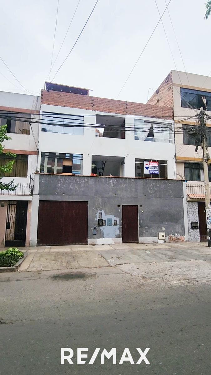 DEPARTAMENTO VISTA A LA CALLE CERCA A LA MUNICIPALIDAD 90M2 - 2