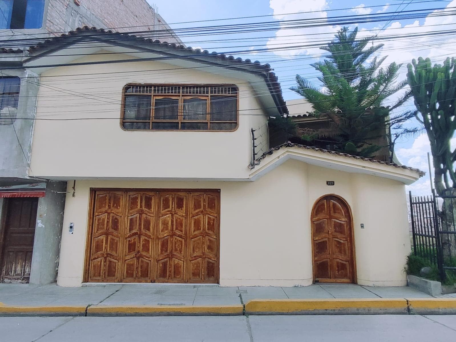 ¡CASA CON COCHERA EN ALQUILER DE 200 M2 EN PLENA AV. EJÉRCITO! - 1