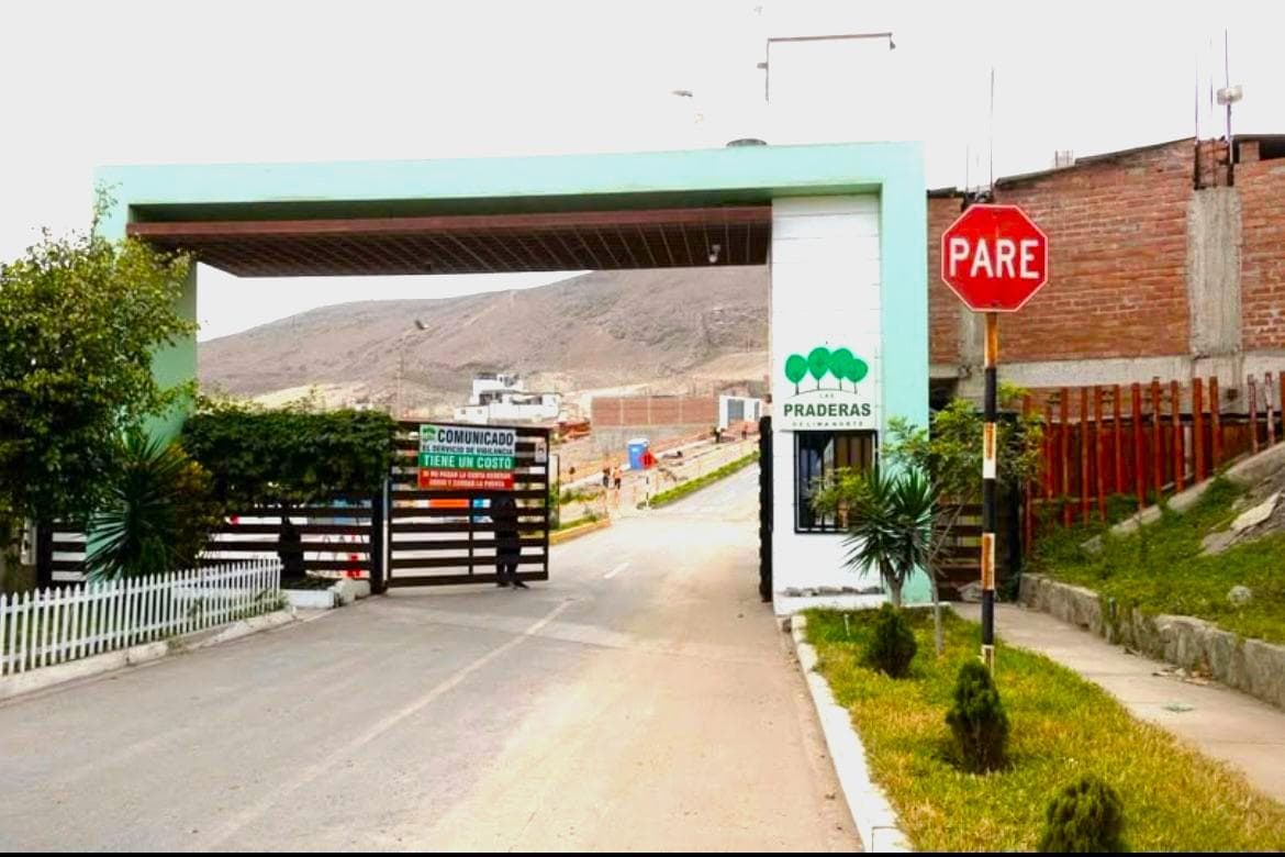 El Futuro Comienza Aquí: Terreno con Plusvalía Asegurada en Lima Norte - 1