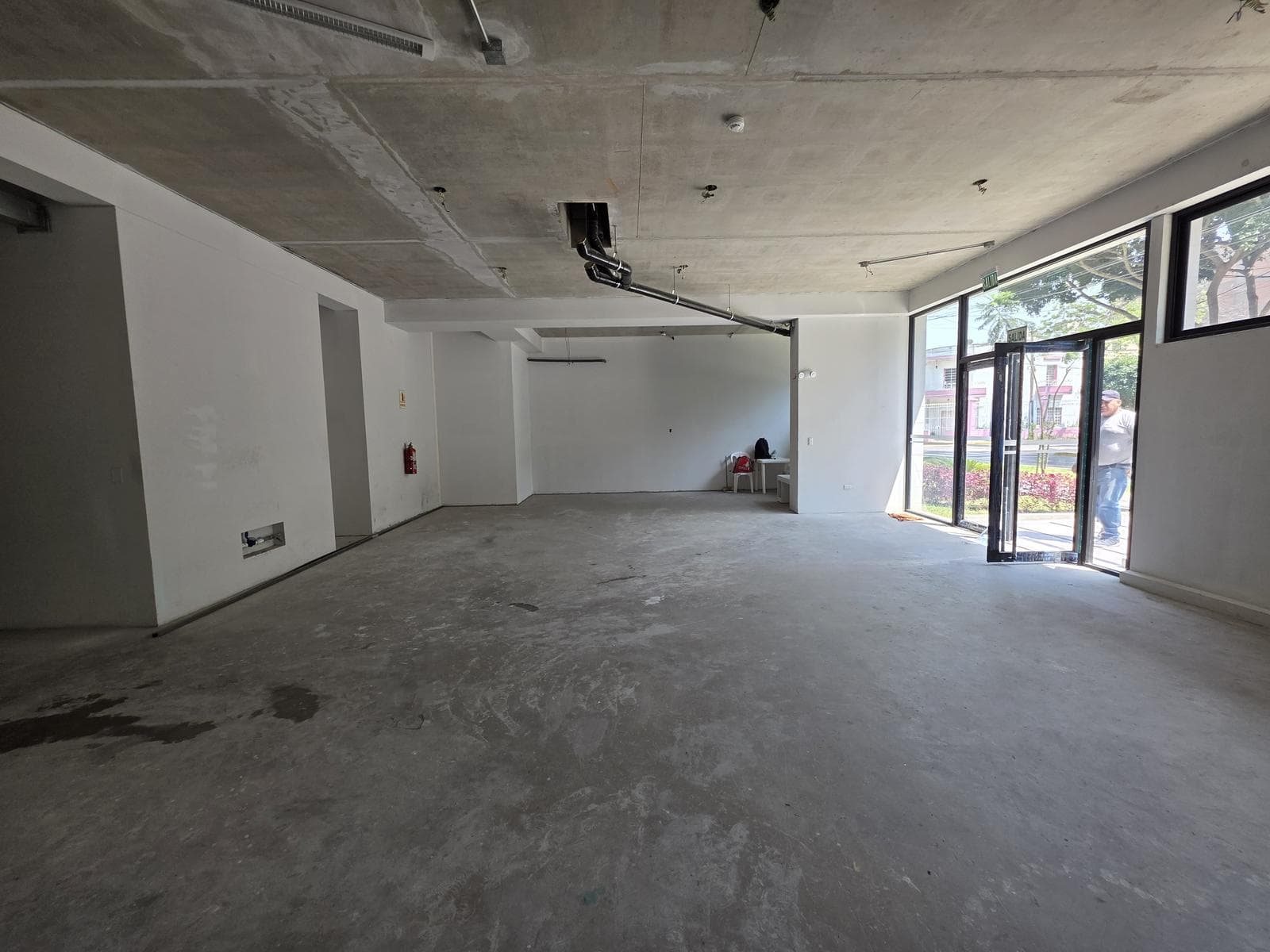 LOCAL COMERCIAL EN ALQUILER - 1