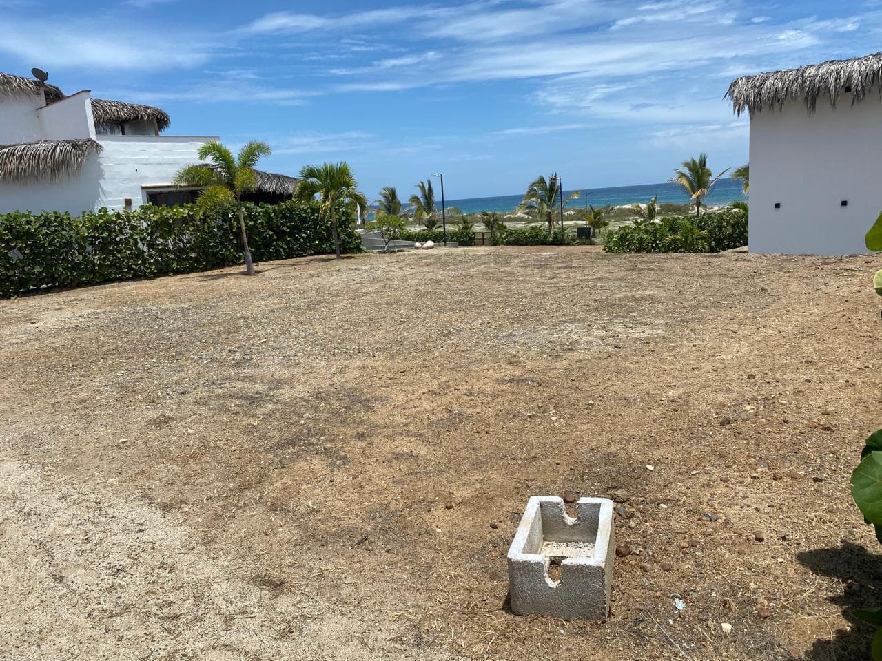 SE VENDE TERRENO EN CONDOMINIO FRENTE AL MAR TERRENO EN SEGUNDA FILA - 1