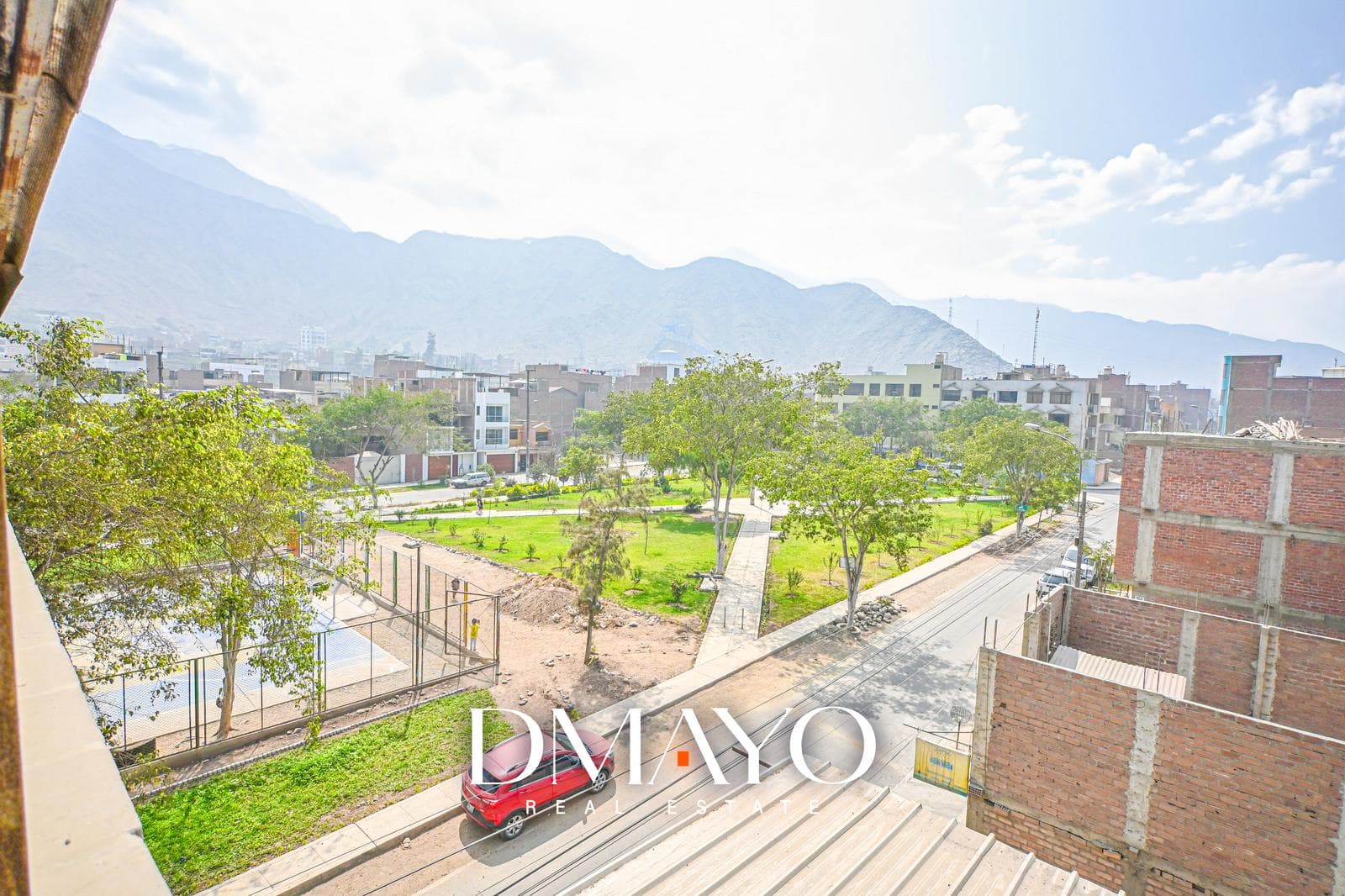 VENTA DE Edificio frente a parque con 4 departamentos – Caropongo OPORTUNIDAD - 1