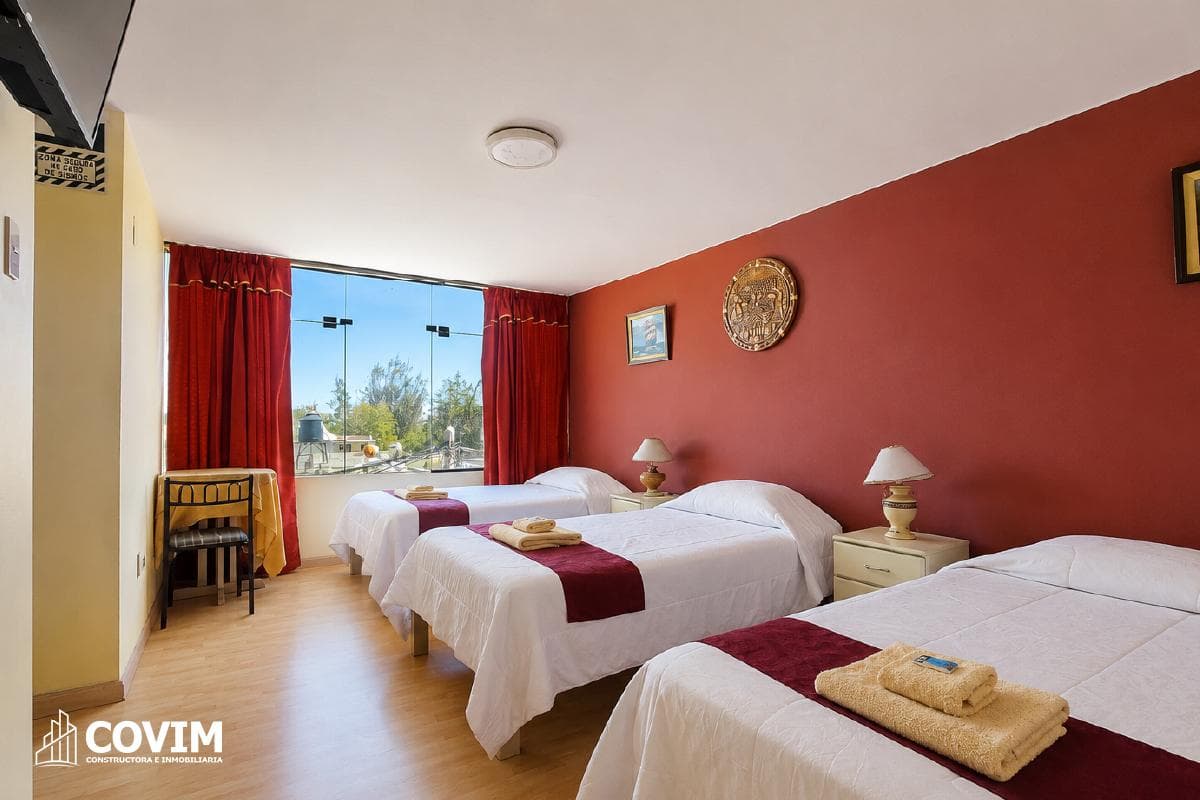 Hostal Amoblado y Operativo en Venta en Jose Luis Bustamante y Rivero - 1