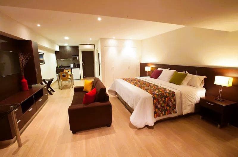 Hotel en venta en zona turistica de Miraflores - 1