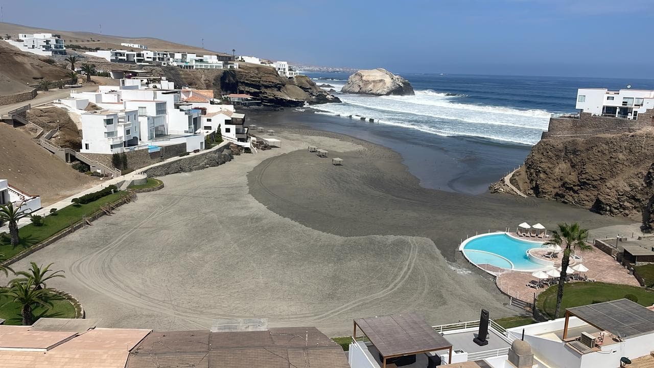 Moderna casa en venta en playa Misterio Km.117 panamericana Sur - 1