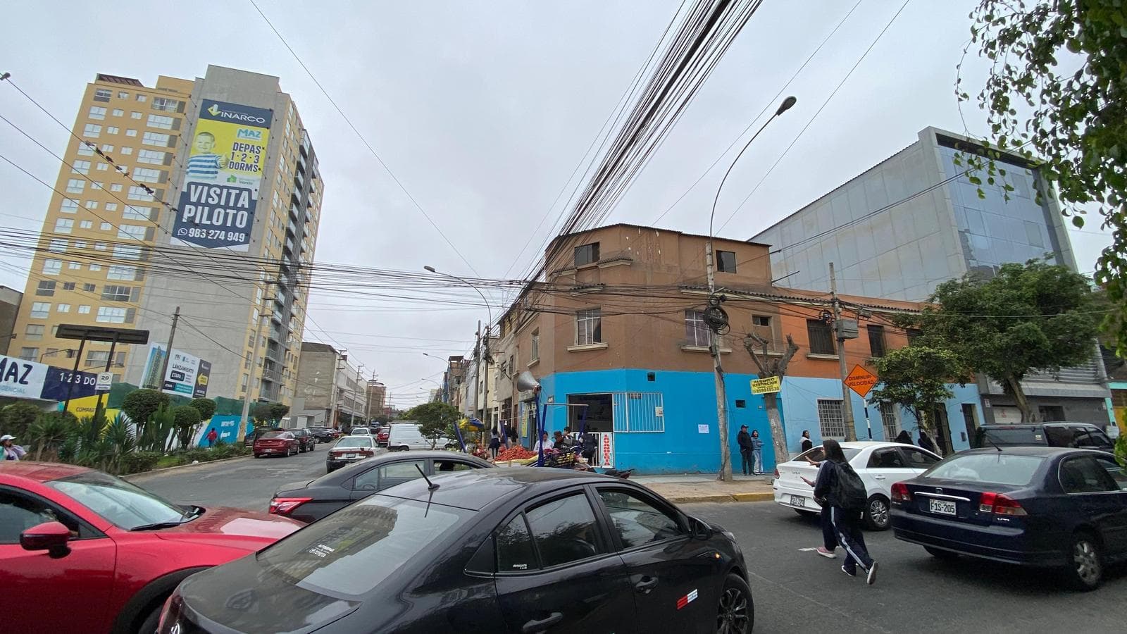 Local en Breña, Fernandini esquina con Castrovirreyna, frente a Mercado alto transito. - 1