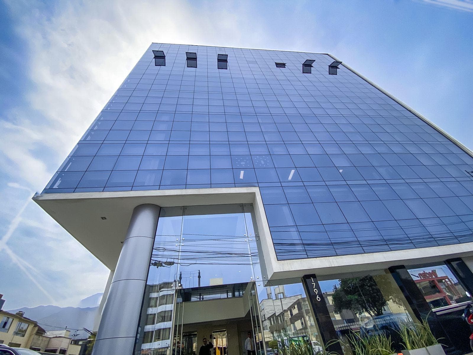 ALQUILER DE OFICINAS COWORKING A MEDIDA EN HQ PRIMAVERA - 1