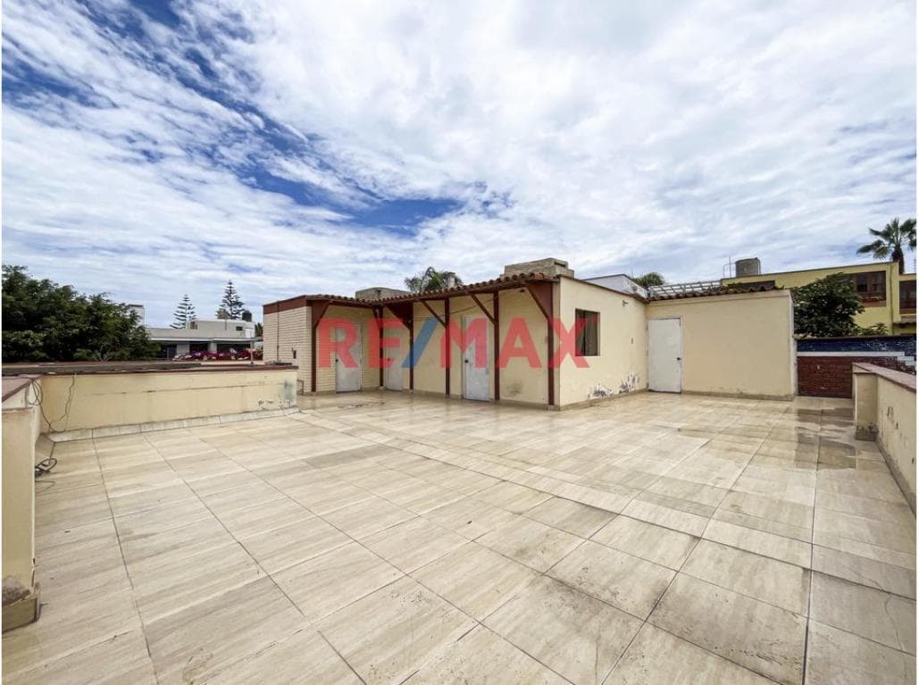 Venta De Casa Como Terreno – Calle Cabo Blanco - San Isidro - 1