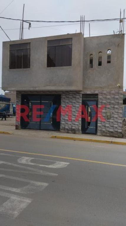 Casa En Venta Con 2 Departamentos Independientes – Huaral (Flor De Huaquilla) - 1