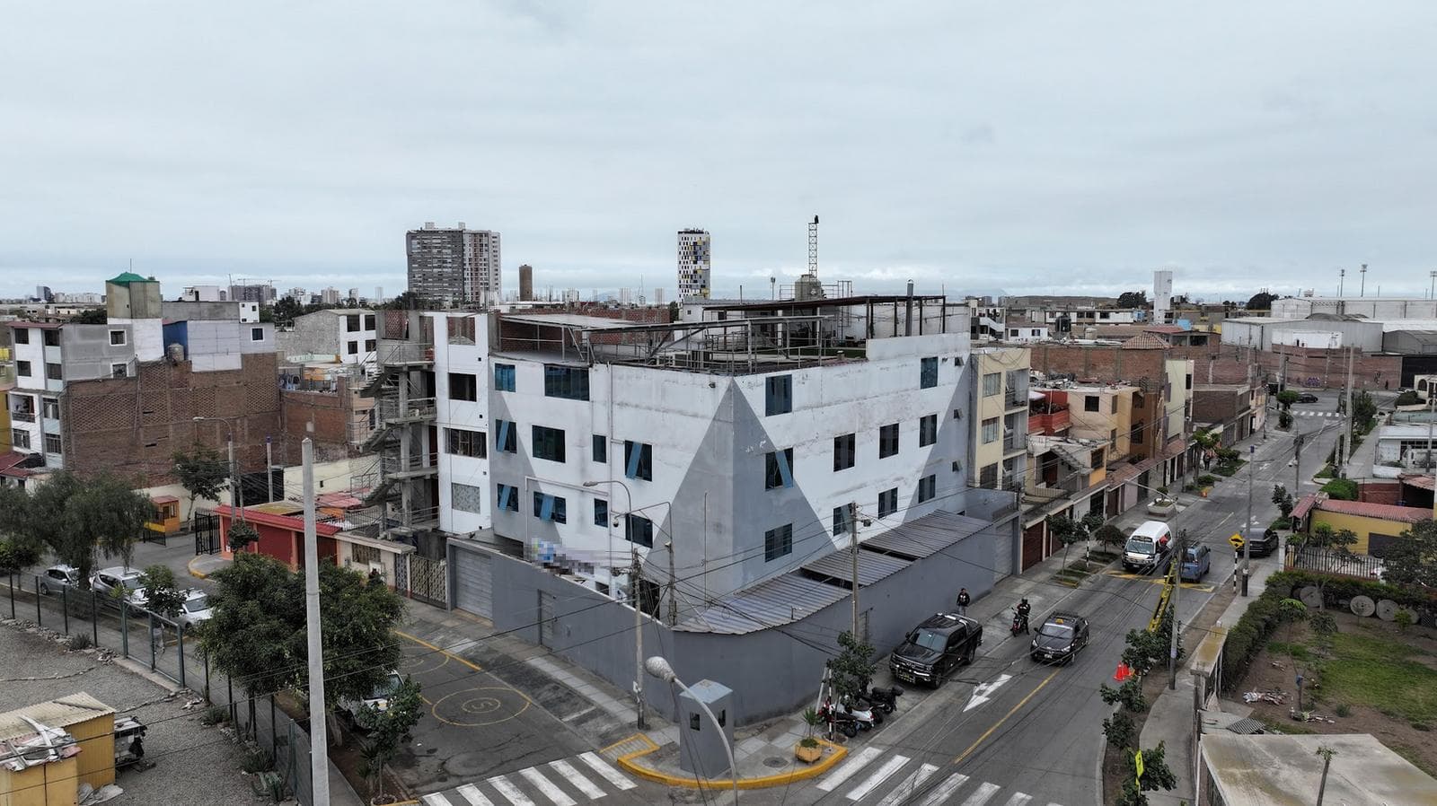 Excelente local, edificio en venta o alquiler San Miguel Cercado de Lima - 1