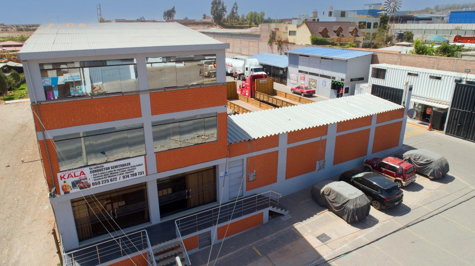 ALQUILA AMPLIO LOCAL INDUSTRIAL CON OFICINAS ESTRATÉGICAMENTE UBICADO EN VÍA DE EVITAMIENTO - 2