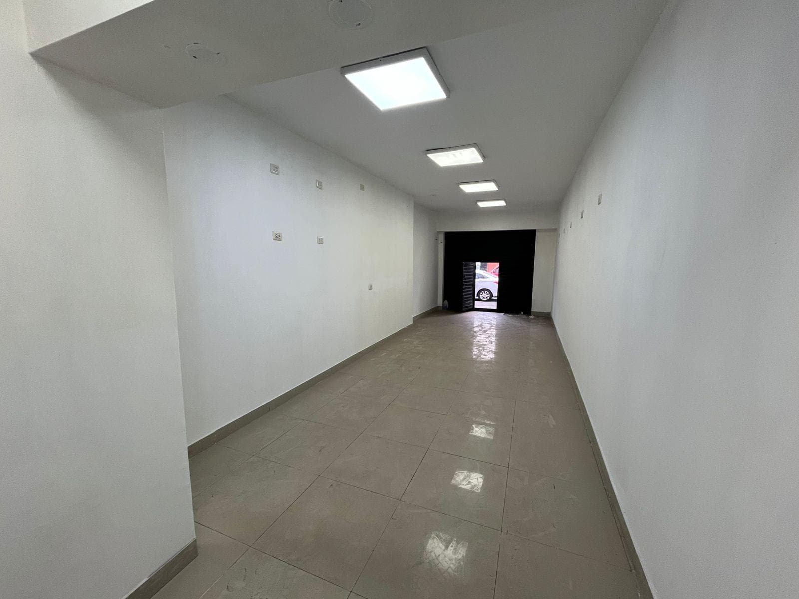 SE ALQUILA LOCAL COMERCIAL EN LINCE - 1