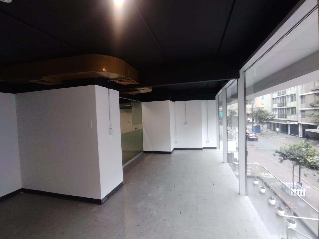 Local Comercial en alquiler - 236 m2 - Miraflores - 1