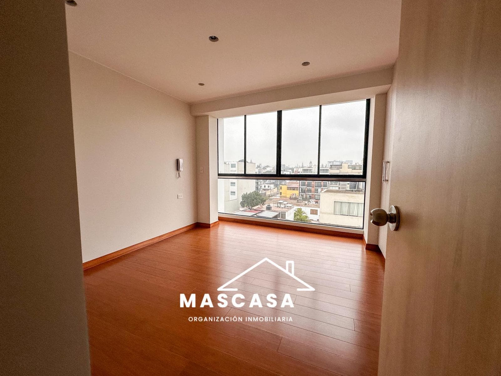 ¡VIVA COMO EN CASA EN ESTE EXCLUSIVO TRÍPLEX DE ESTRENO EN SURCO – ¡ENTREGA INMEDIATA! - 1