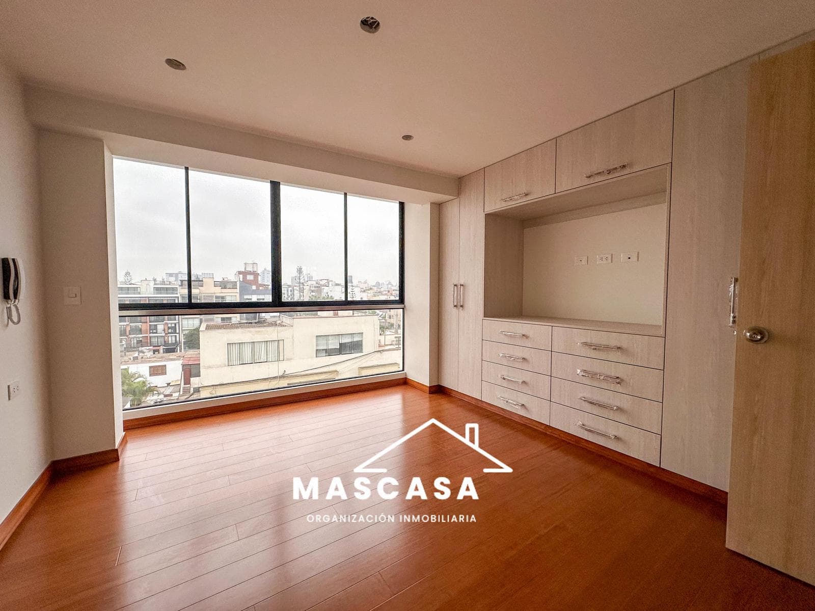 ¡VIVA COMO EN CASA EN ESTE EXCLUSIVO TRÍPLEX DE ESTRENO EN SURCO – ¡ENTREGA INMEDIATA! - 1