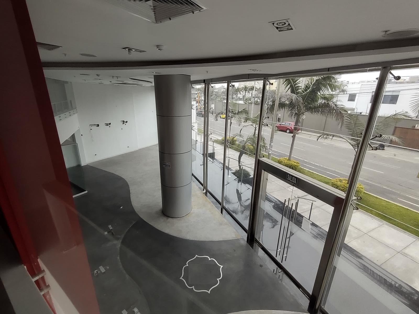 Local en alquiler de 366m2 en San Isidro - Edificio Premium - 1