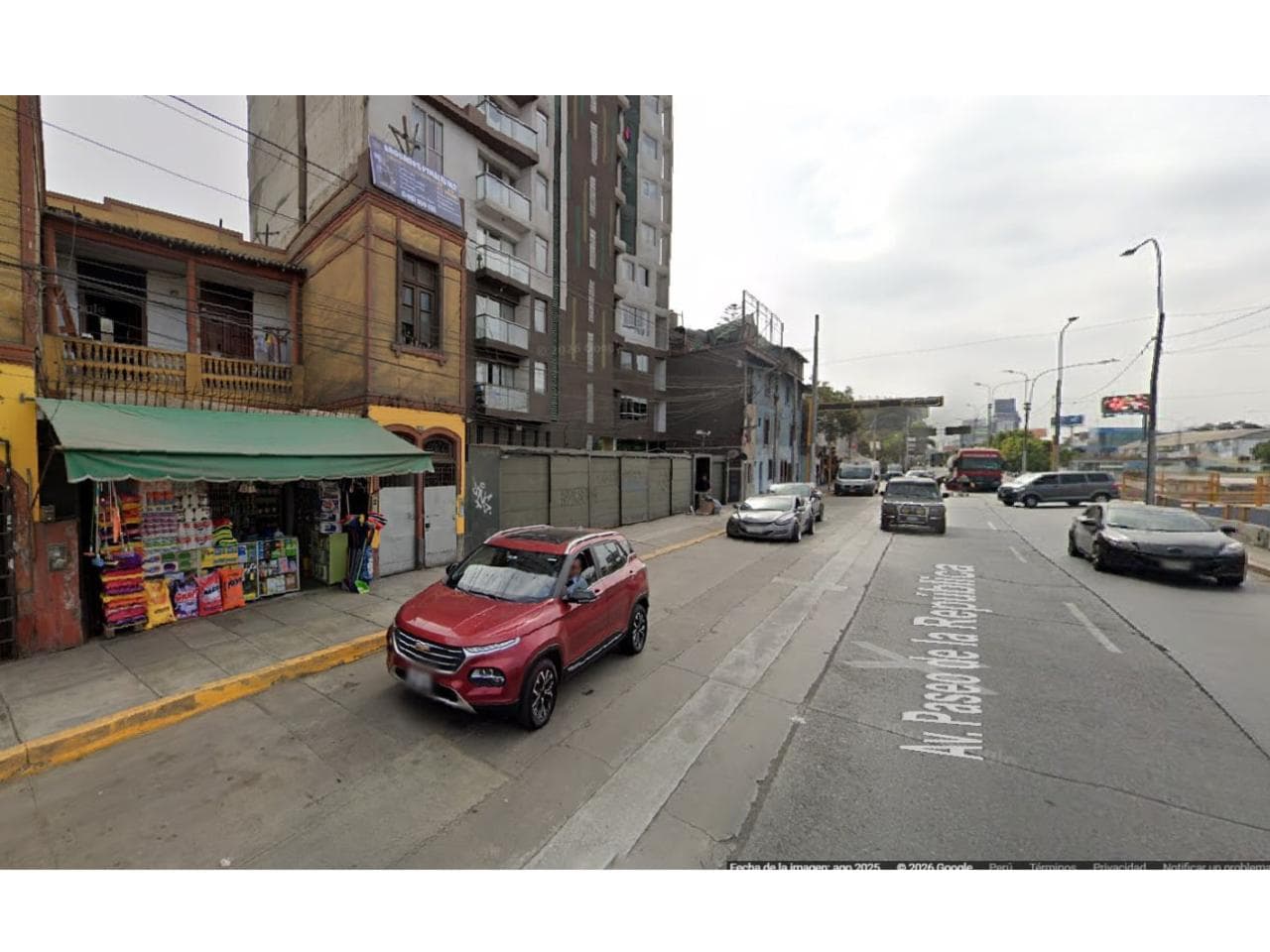Venta de local como terreno en Av. Paseo de la República (cercado de Lima) - 1