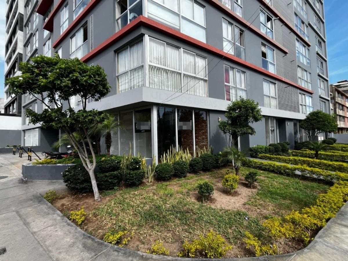 Venta De Local Comercial Con Excelente Ubicación En Lince - Incluye Cochera - 1