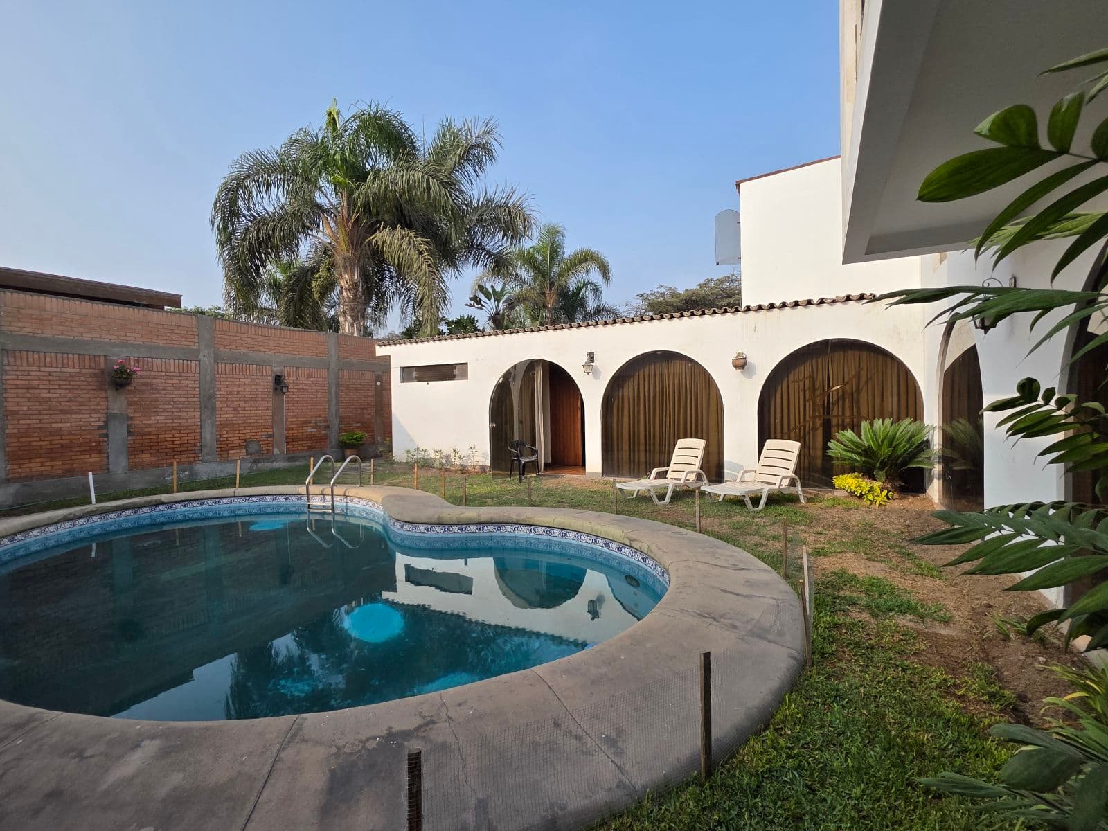 CASA CON DPTO. INDEPENDIENTE | PISCINA | JARDÍN | BALCÓN - 1