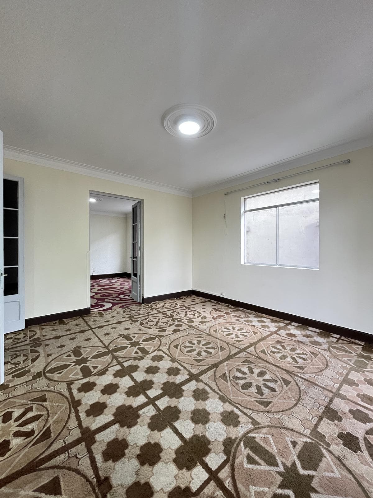 ALQUILO AMPLIA OFICINA DE 220M2 EXCELENTE UBICACION EN JESUS MARIA - 2