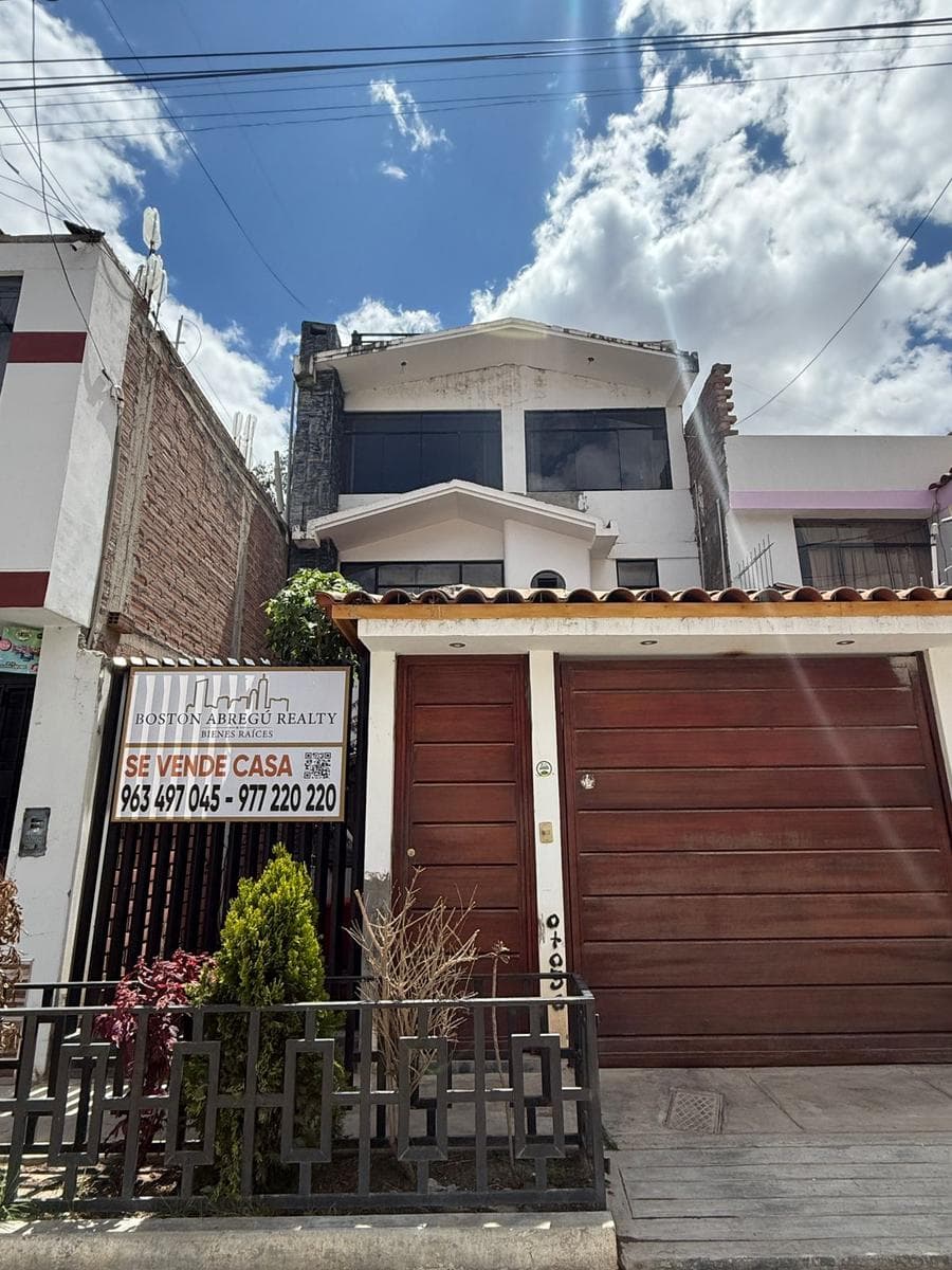 Casa en Venta en Urb. Amelia Oyague - 1