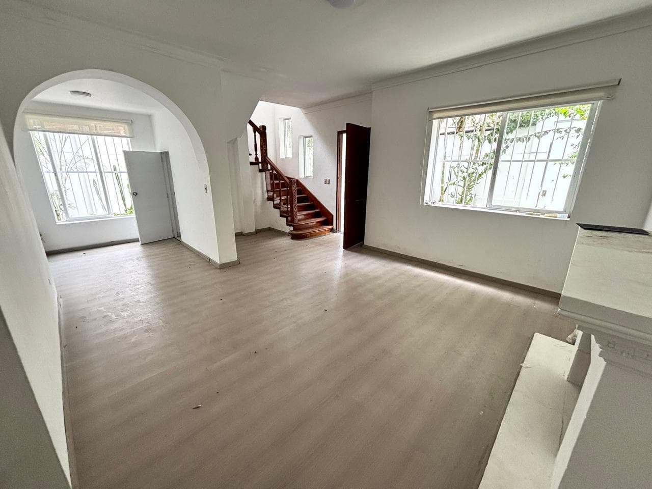 Oportunidad: Alquiler de Casa Oficina 427m² – Esquina Estratégica en Miraflores - 1