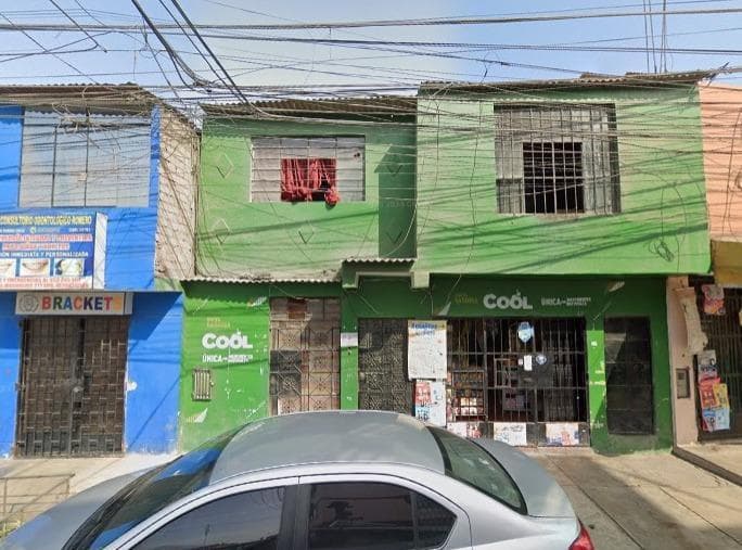 Venta de casa en Comas – Zona Comercial - 1