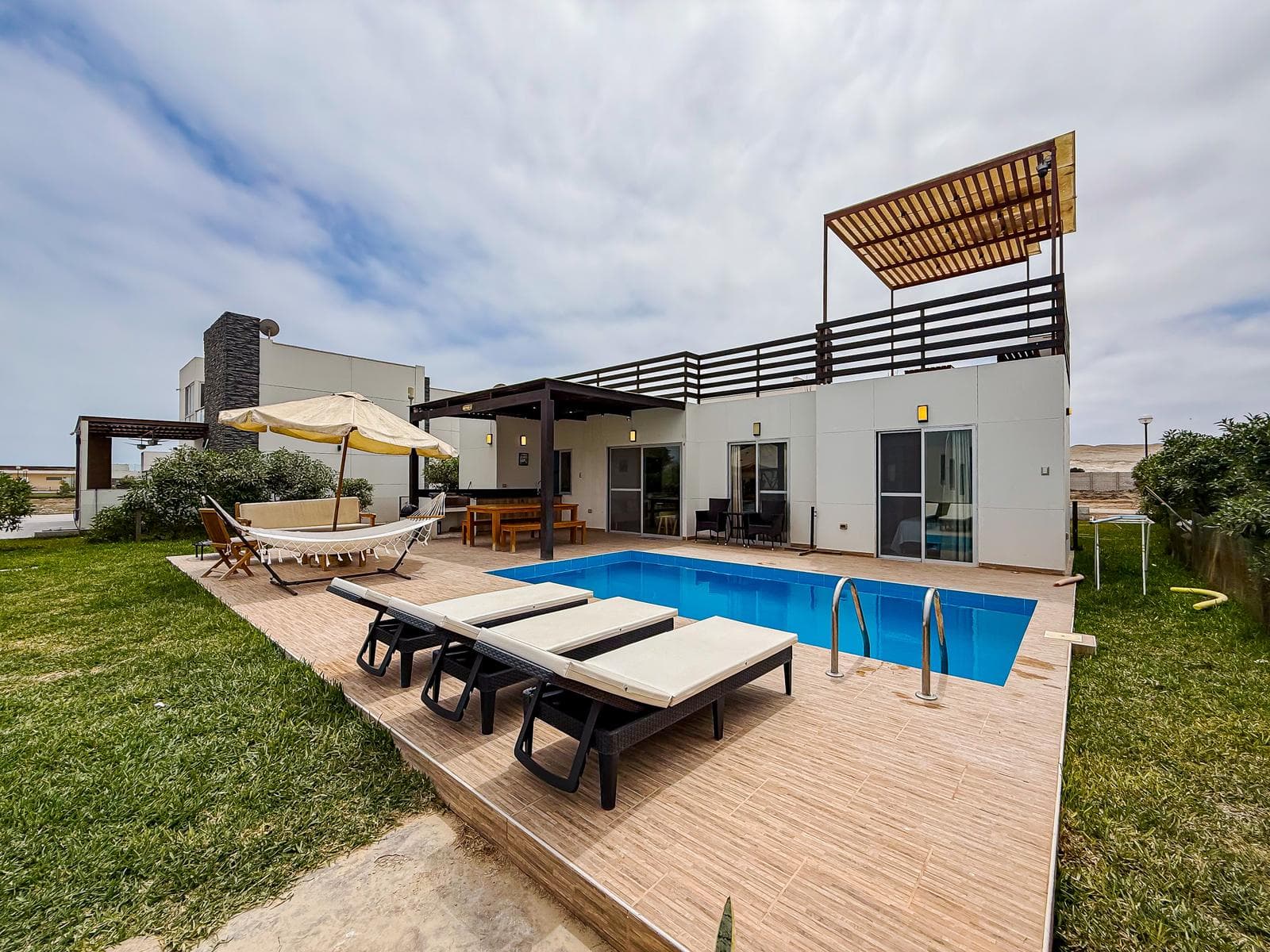 SE VENDE CASA DE CAMPO CON PISCINA EN ICA Id: 3 9 5 7 5 - 2