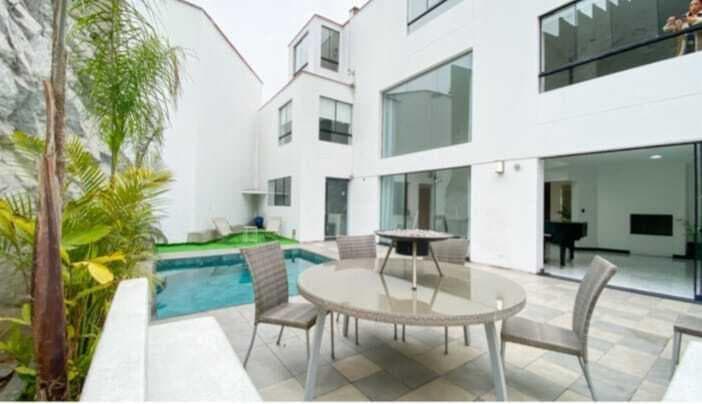 VENTA DE CASA ESTRENO CON PISCINA y TERRAZA EN LA MOLINA Id: 3 5 7 4 4 - 1