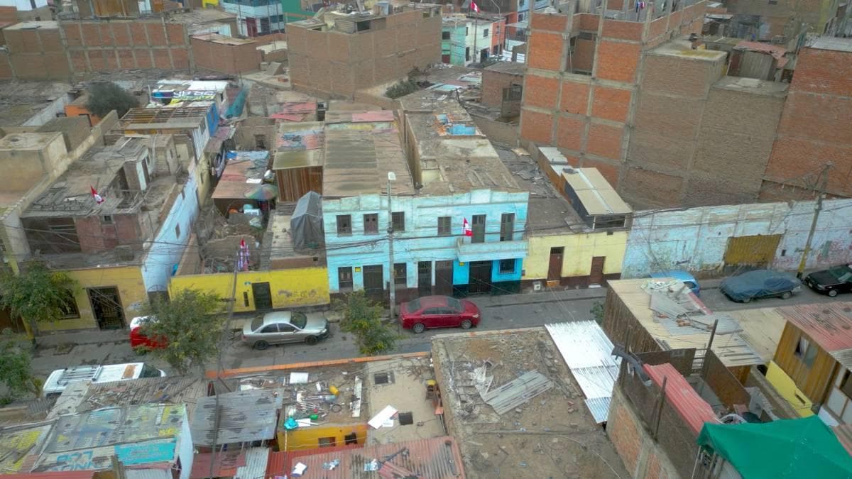 SE VENDE TERRENO RESIDENCIAL EN BREÑA 301 METROS , ( Casco de casa antigua) ID: 3 3 2 9 0 - 1
