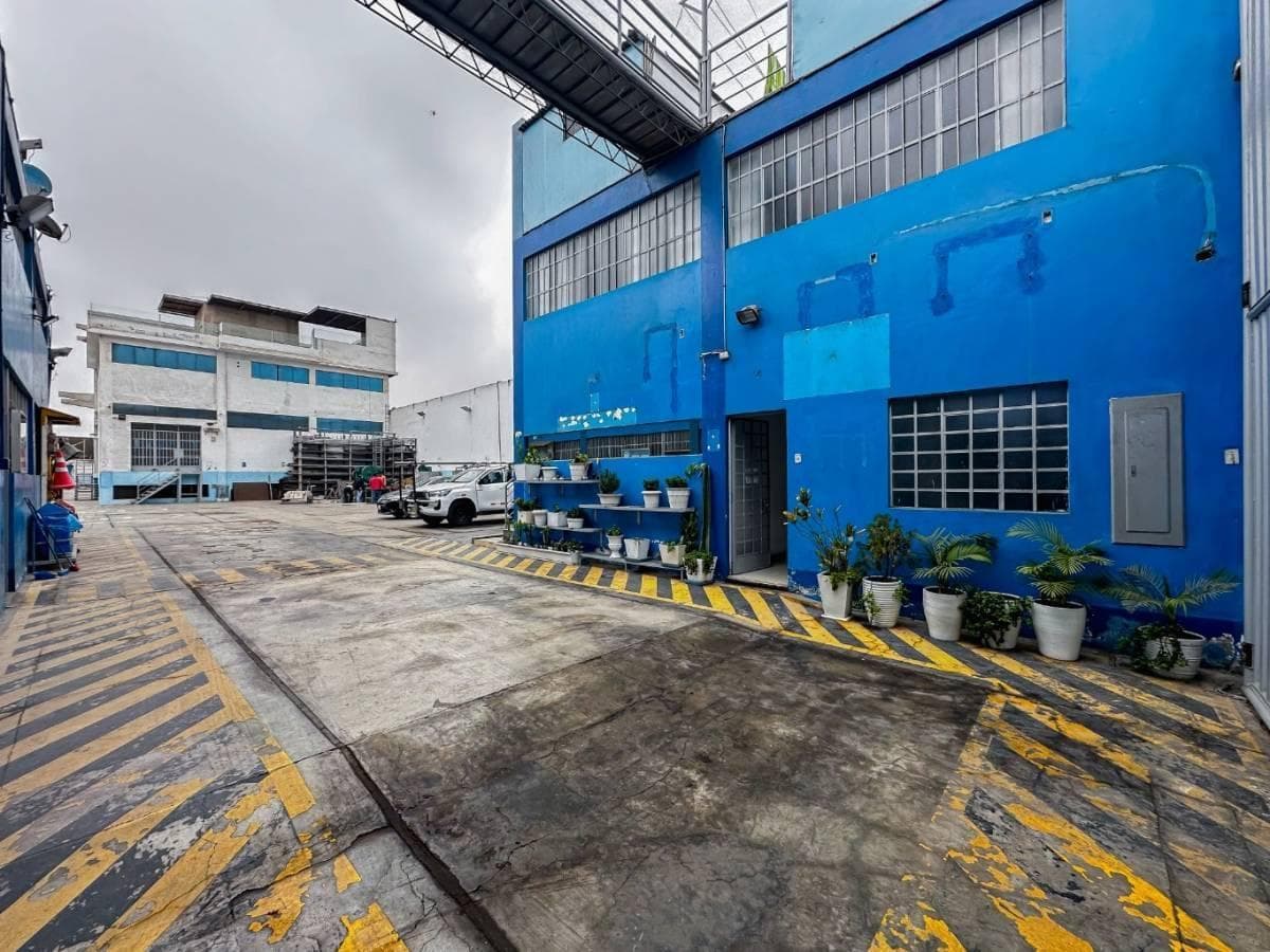 LOCAL INDUSTRIAL ZRE - OVALO CENTENARIO AV ARGENTINA CALLAO ID: 3 2 6 9 8 - 1