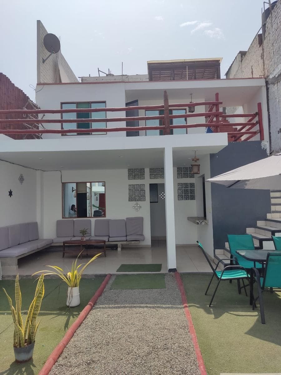 Casa en Venta en Punta Hermosa, con Piscina y Terraza - 1