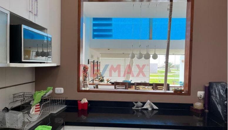 Hermosa Casa De Playa Con Piscina En Segunda Fila - 1