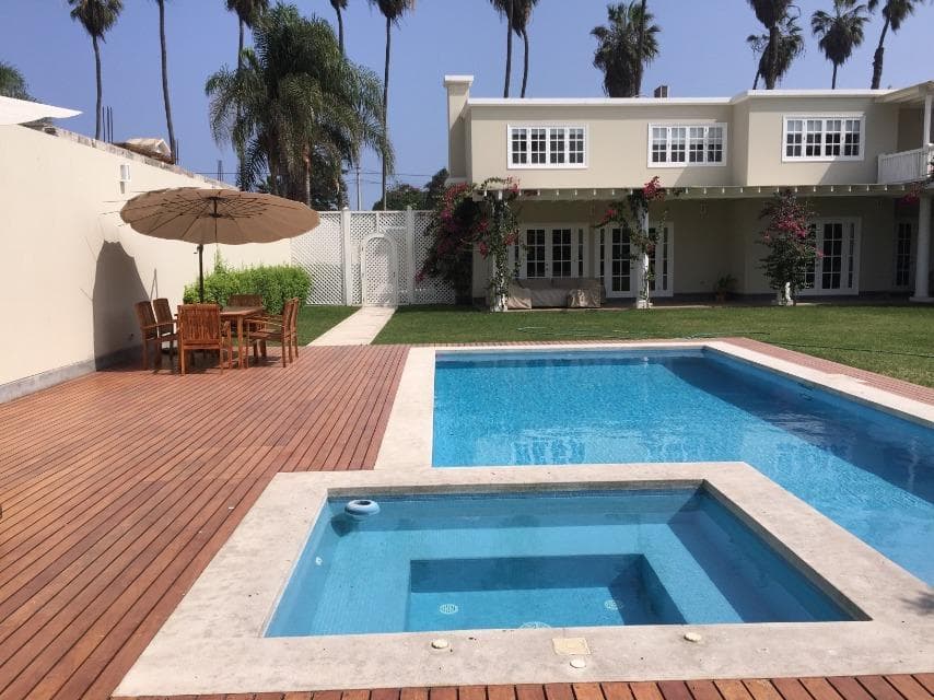 Vendo Linda Casa Calle Alameda Las Palmas, Urb La Encantada de Villa, Chorrillos - 1