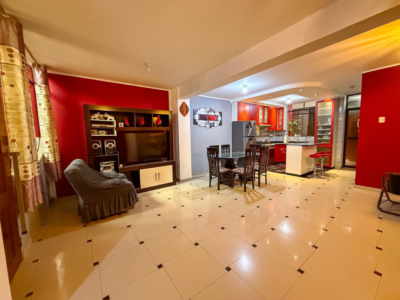 EXCLUSIVA CASA EN VENTA CARABAYLLO - URB. SAN ANTONIO - 1