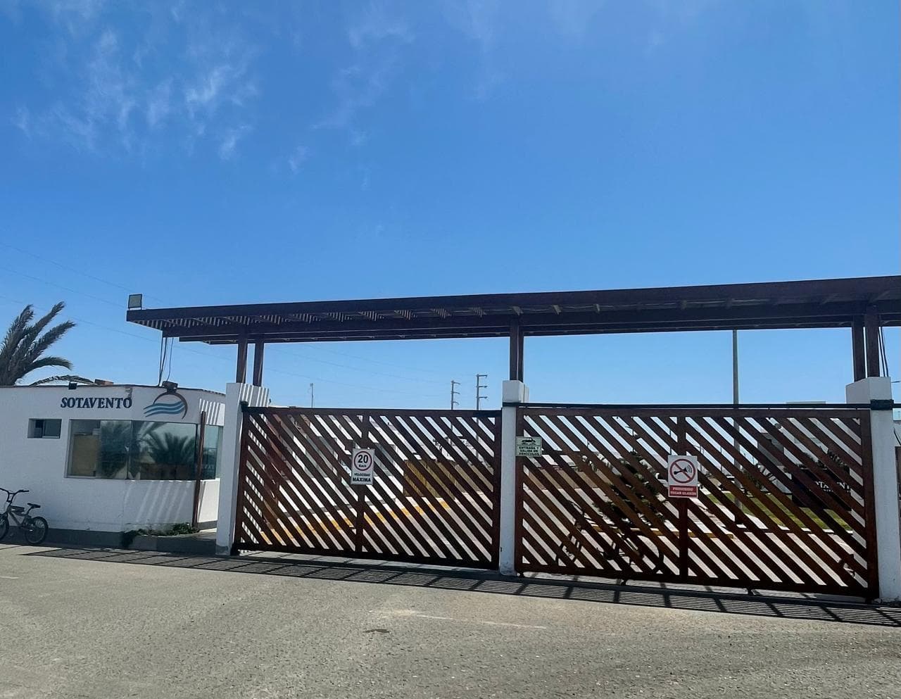 VIVE EN EXCLUSIVO DEPARTAMNETO EN CONDOMINIO SOTAVENTO PARACAS - 1