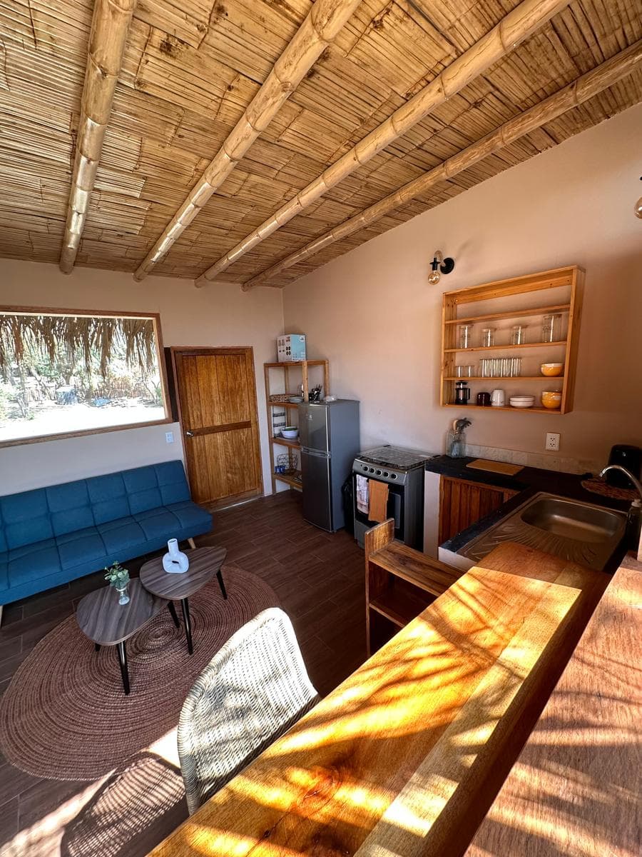 Casa de 1 habitación en ALQUILER en excelente ubicación de MÁNCORA - 1