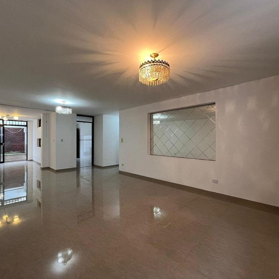 Se Vende Casa En Chorrillos - 1