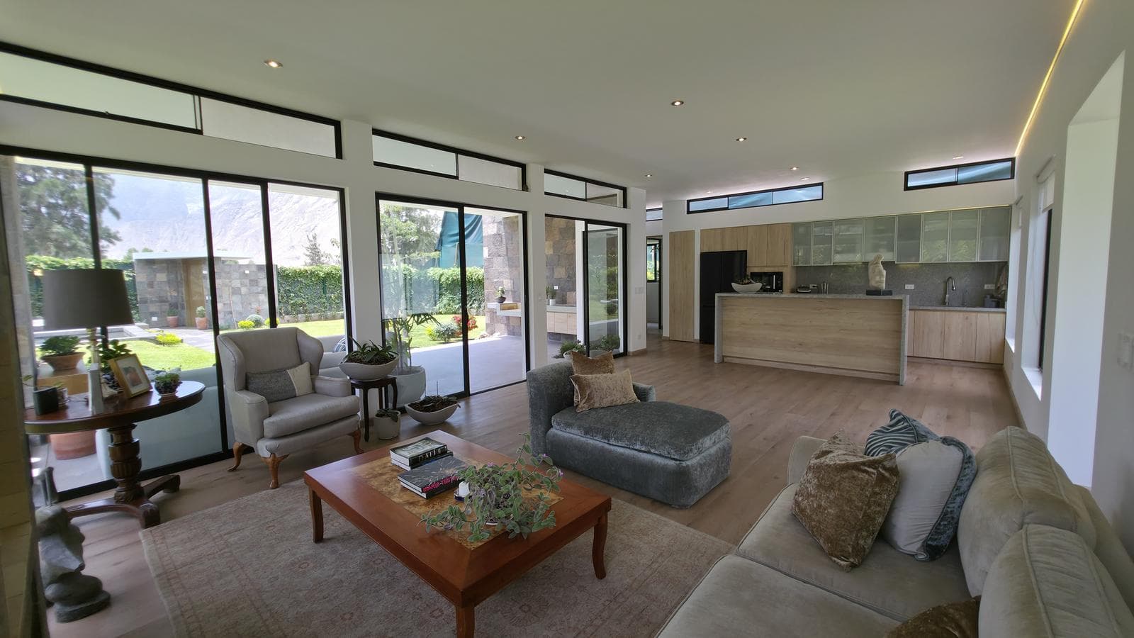 Venta Casa De Estreno Con Piscina En Condominio La Quebrada – Cieneguilla - 1