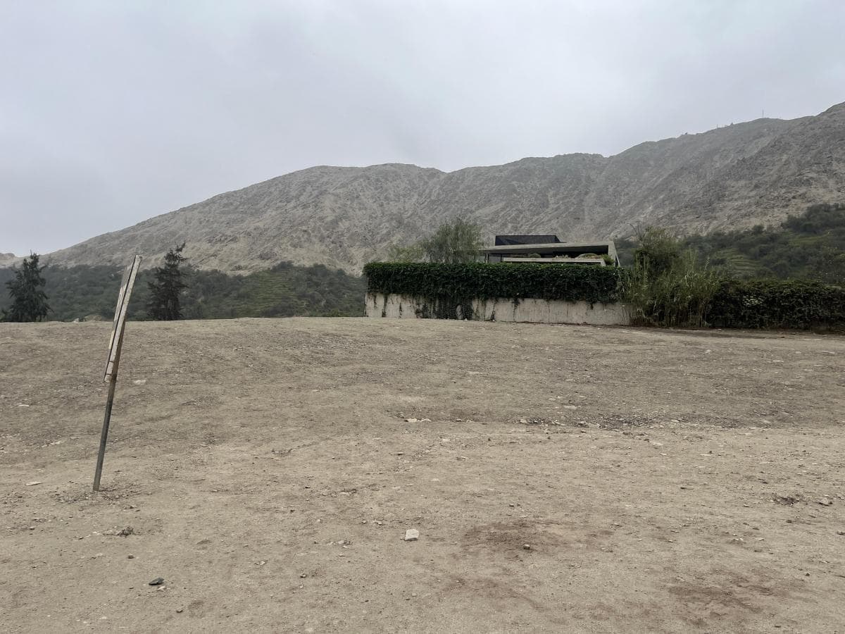 Venta de Terreno en Cieneguilla Condominio de Lujo La Quebrada con Vista al Lago - 1