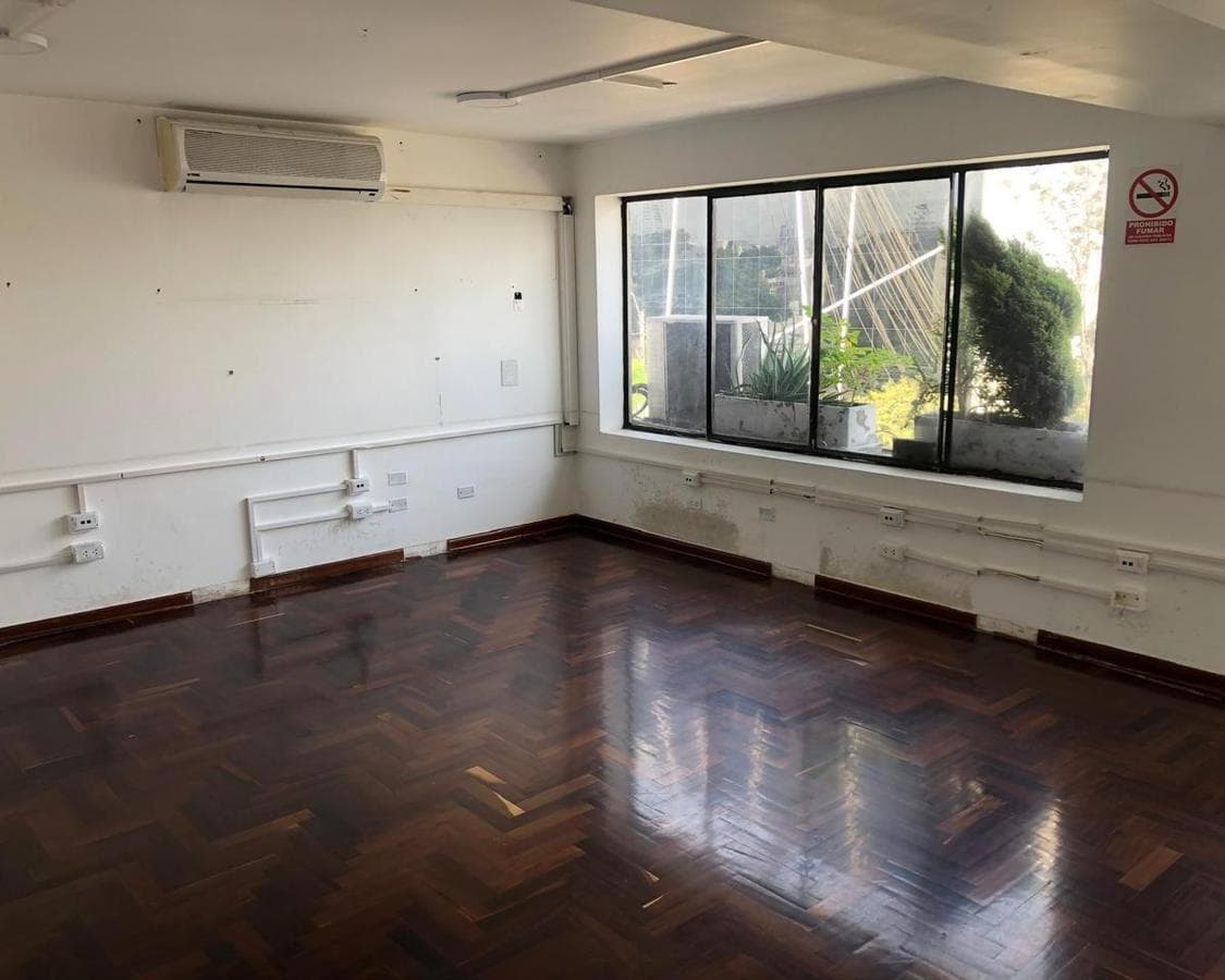 Alquiler de Oficina Dúplex en esquina en Miraflores - 1